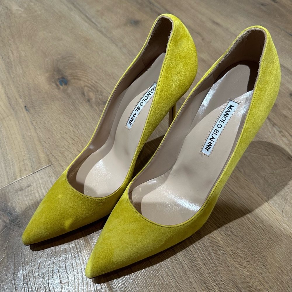 NEW Manolo Blahnik Yellow Suede BB Heels 39 - Picture 3 of 8